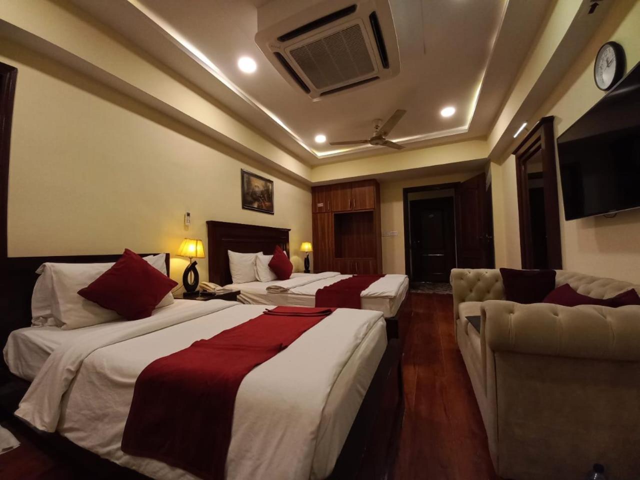 Diplomat Hotel Ісламабад Екстер'єр фото